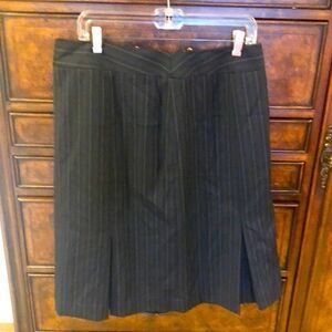 SIGNATURE by Larry Levine charcoal gray skirt